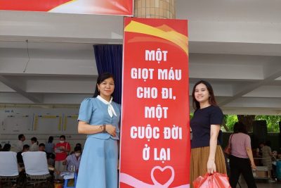“Trao giọt máu hồng, chia sẻ sự sống”. Công đoàn viên trường THCS và THPT Nguyễn Khuyến tích cực tham gia Hiến máu tình nguyện./.